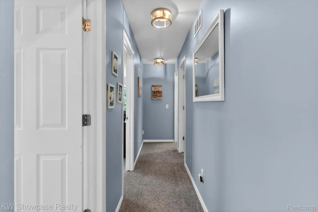 3415 Highland Boulevard Highland Charter Township MI 48356