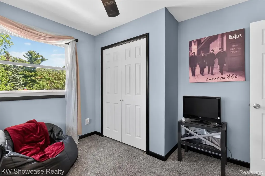 3415 Highland Boulevard Highland Charter Township MI 48356