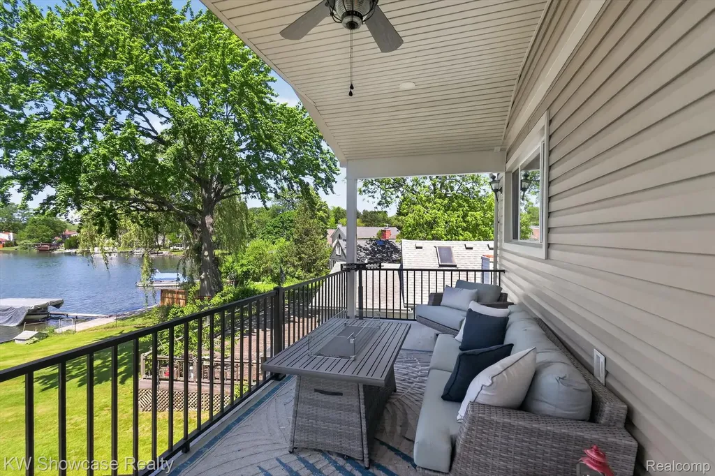 3415 Highland Boulevard Highland Charter Township MI 48356