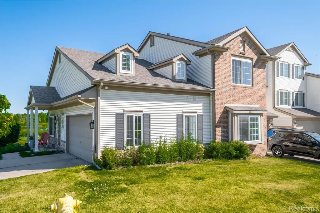 243 Oak Ridge Drive Pontiac City MI 48341