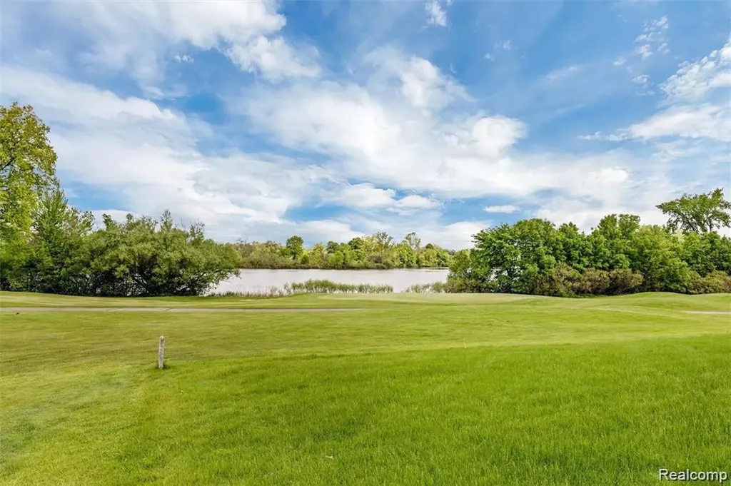 243 Oak Ridge Drive Pontiac City MI 48341
