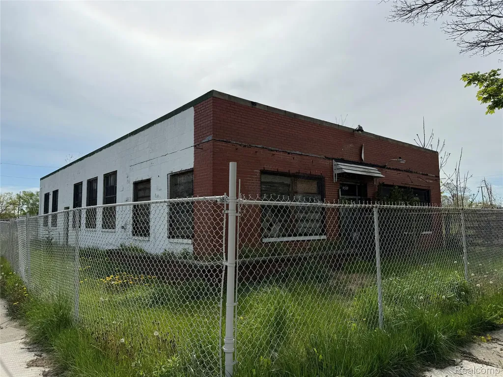 9330 Milner Street Detroit City MI 48213