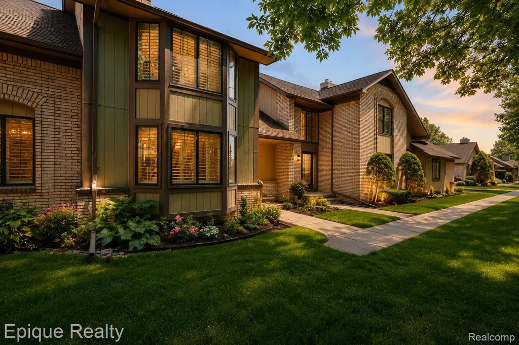 20485 Villa Grande Circle Clinton Charter Township MI 48038