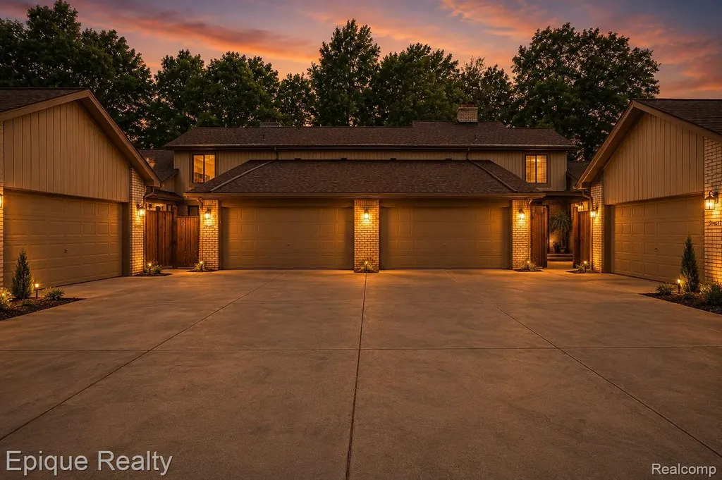 20485 Villa Grande Circle Clinton Charter Township MI 48038