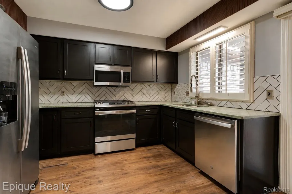 20485 Villa Grande Circle Clinton Charter Township MI 48038