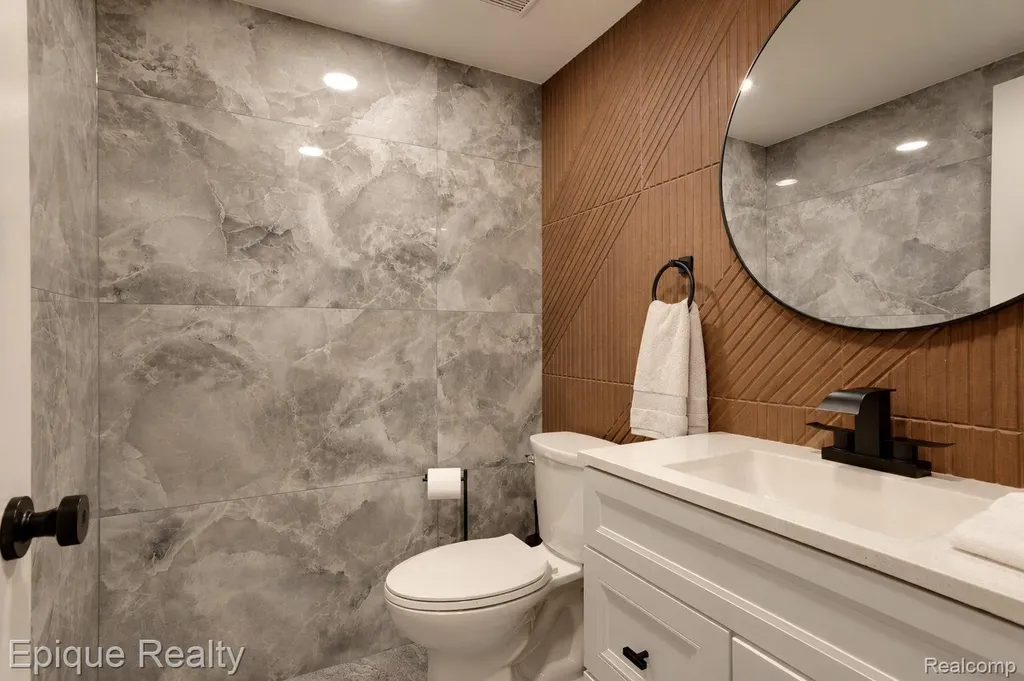 20485 Villa Grande Circle Clinton Charter Township MI 48038