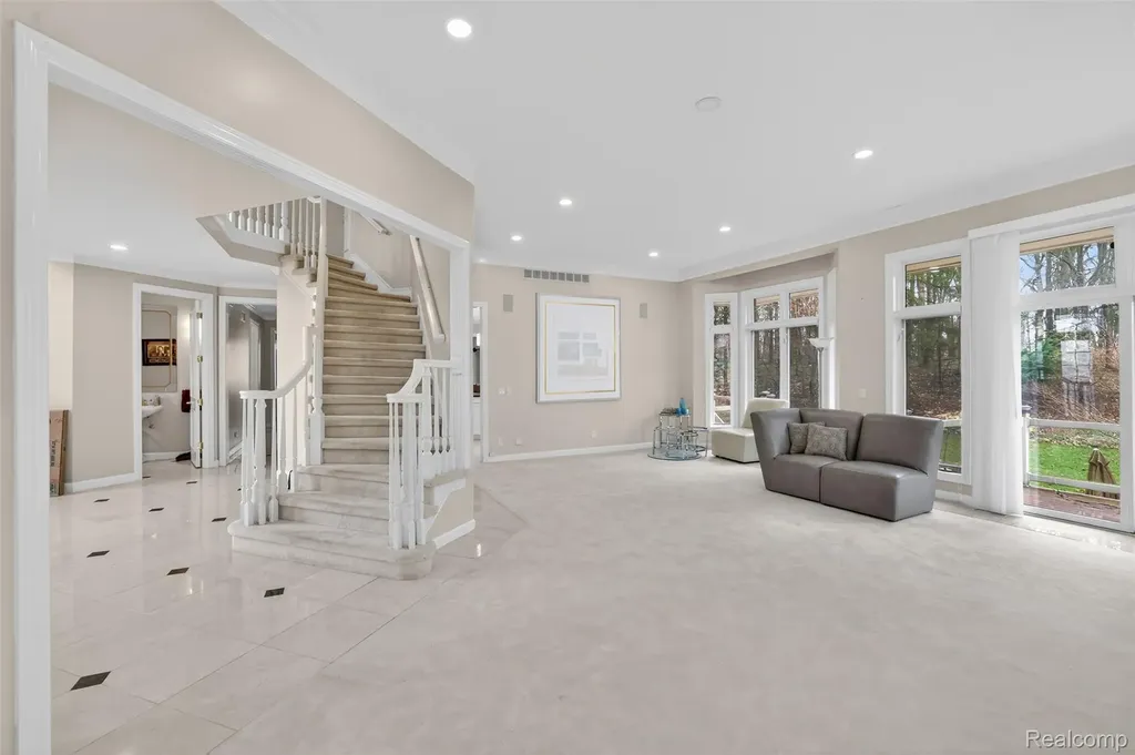 6620 Minnow Pond Drive West Bloomfield Charter Township MI 48322
