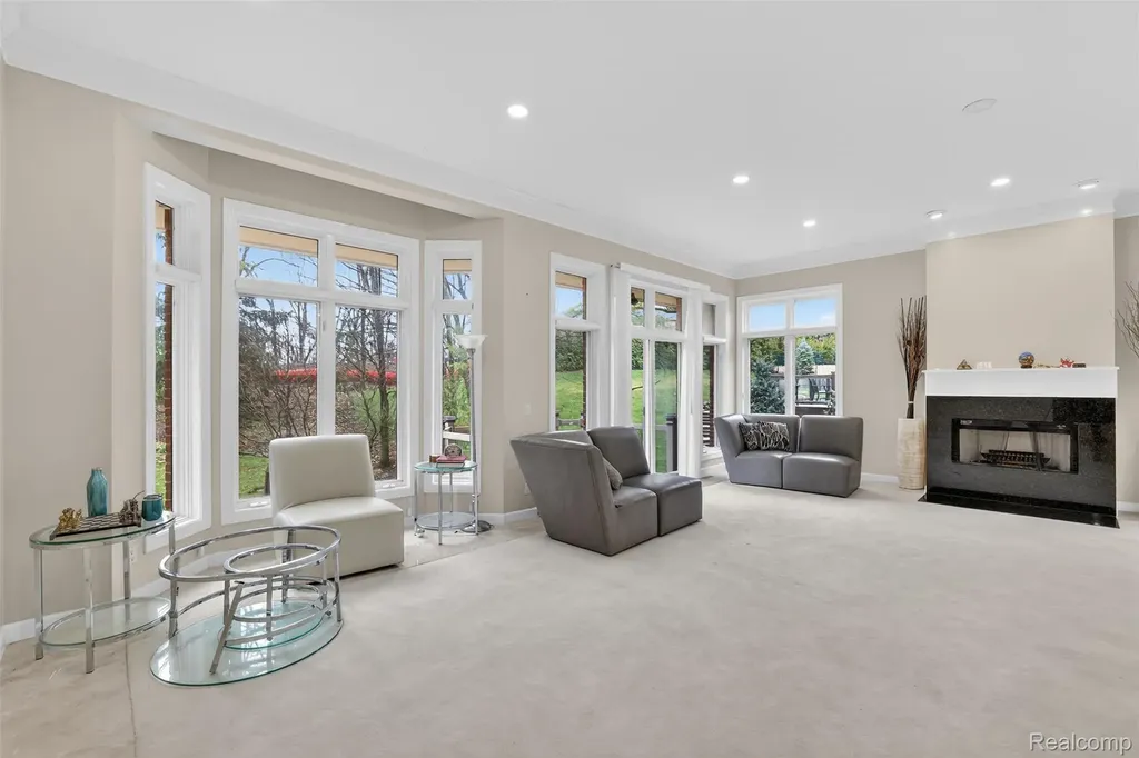 6620 Minnow Pond Drive West Bloomfield Charter Township MI 48322