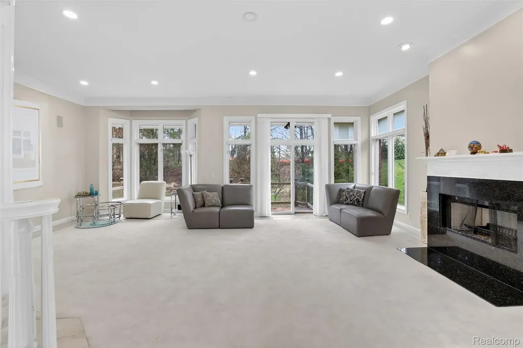 6620 Minnow Pond Drive West Bloomfield Charter Township MI 48322