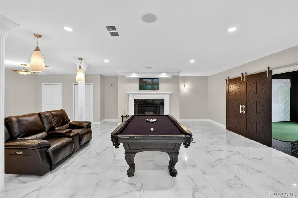 6620 Minnow Pond Drive West Bloomfield Charter Township MI 48322