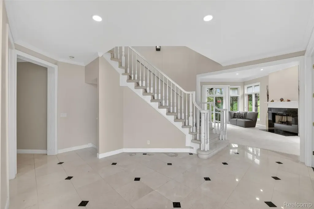6620 Minnow Pond Drive West Bloomfield Charter Township MI 48322