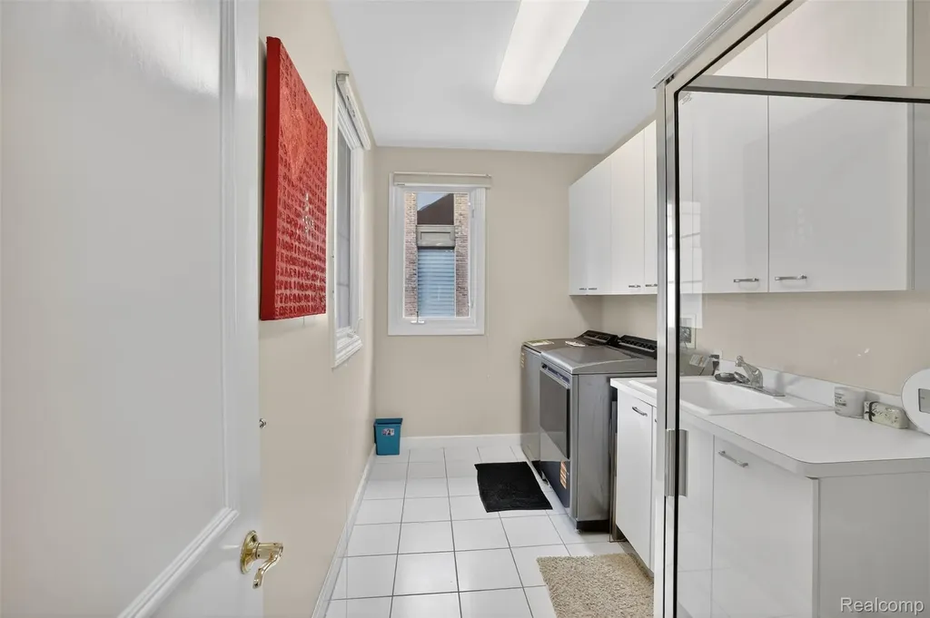 6620 Minnow Pond Drive West Bloomfield Charter Township MI 48322