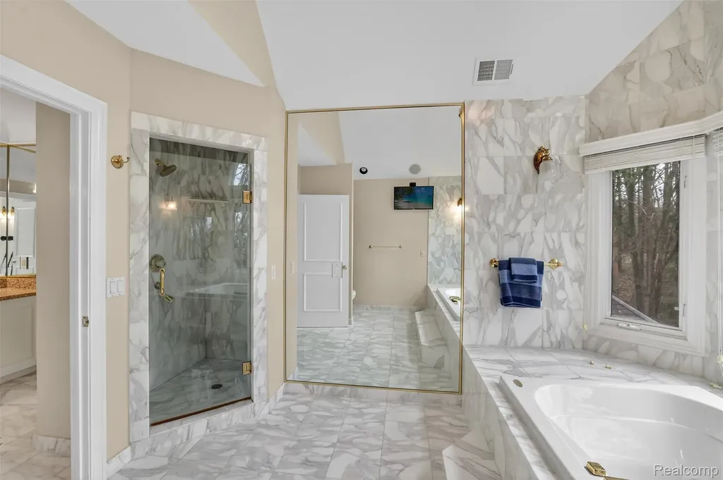 6620 Minnow Pond Drive West Bloomfield Charter Township MI 48322