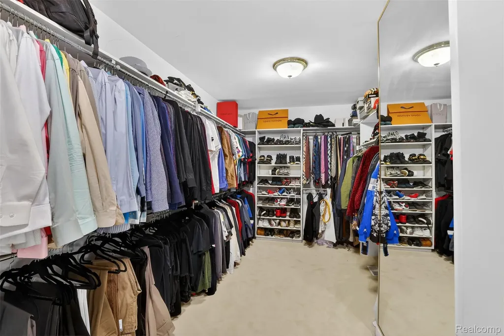 6620 Minnow Pond Drive West Bloomfield Charter Township MI 48322