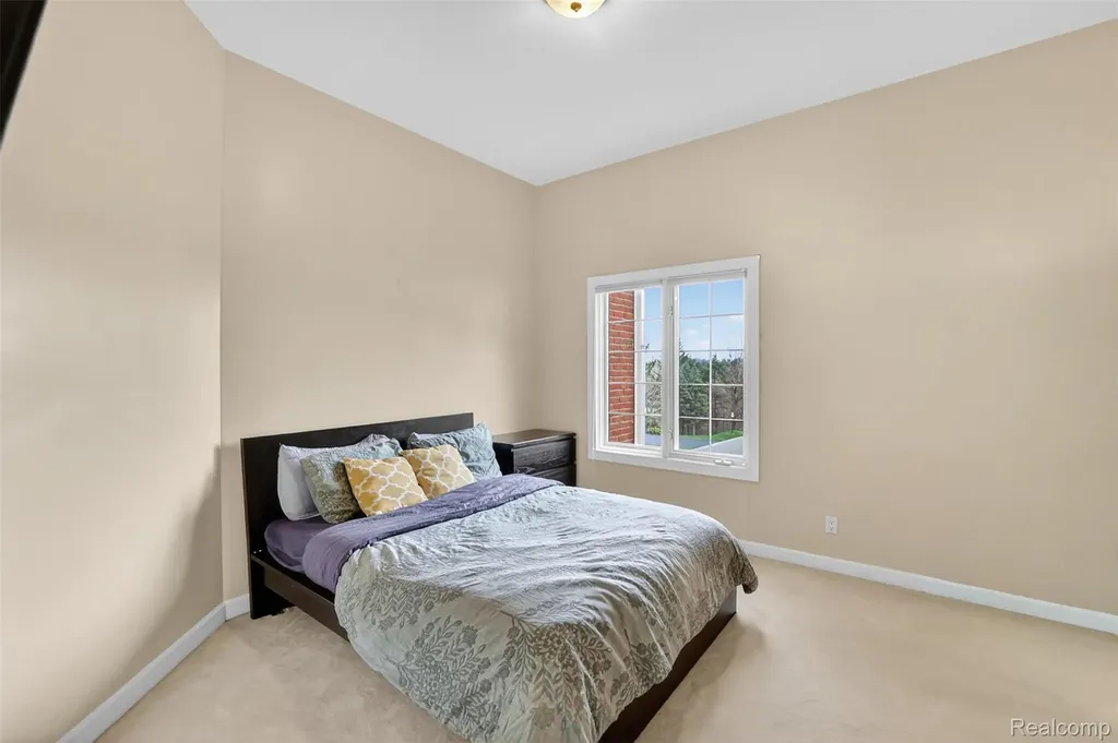 6620 Minnow Pond Drive West Bloomfield Charter Township MI 48322