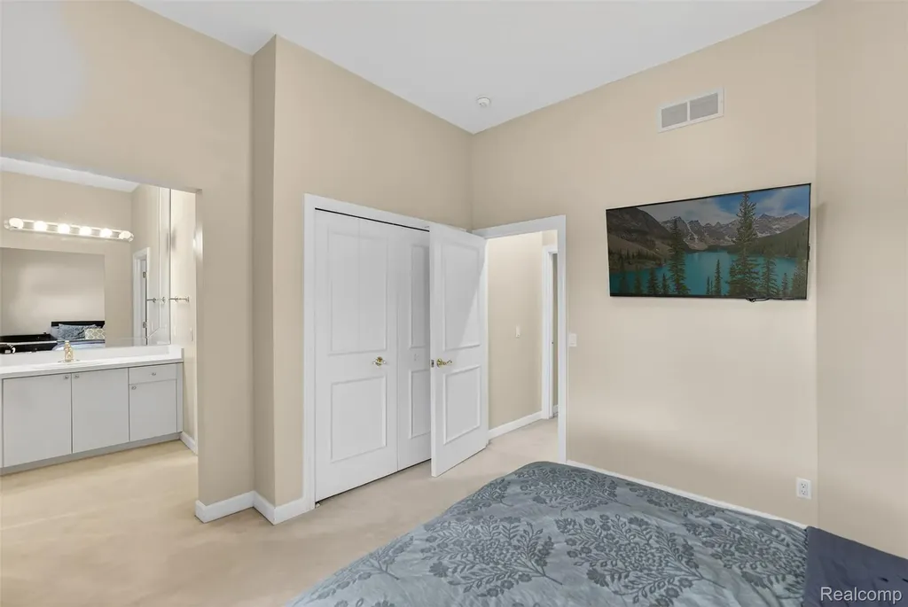 6620 Minnow Pond Drive West Bloomfield Charter Township MI 48322