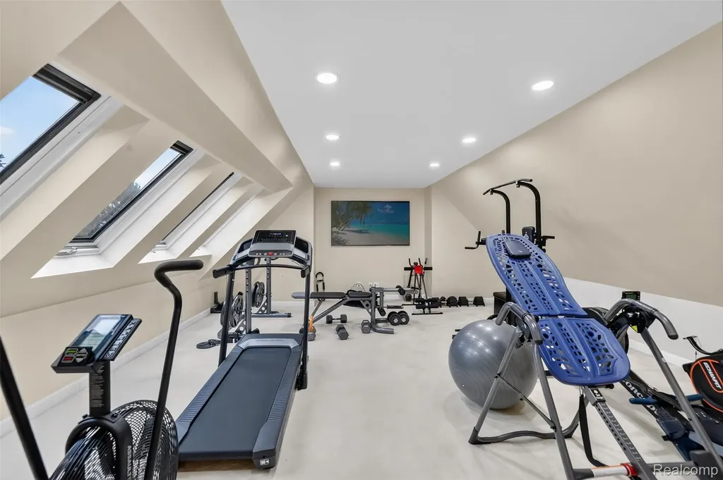 6620 Minnow Pond Drive West Bloomfield Charter Township MI 48322