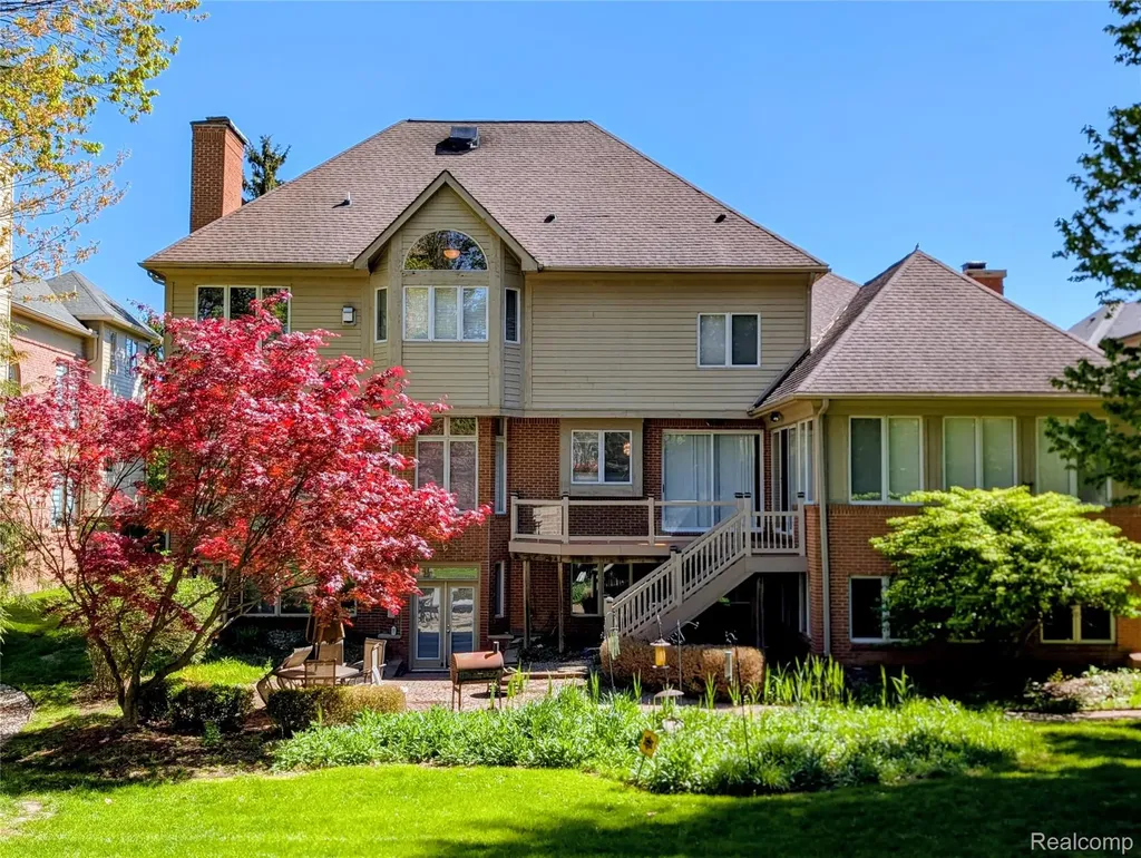 6620 Minnow Pond Drive West Bloomfield Charter Township MI 48322