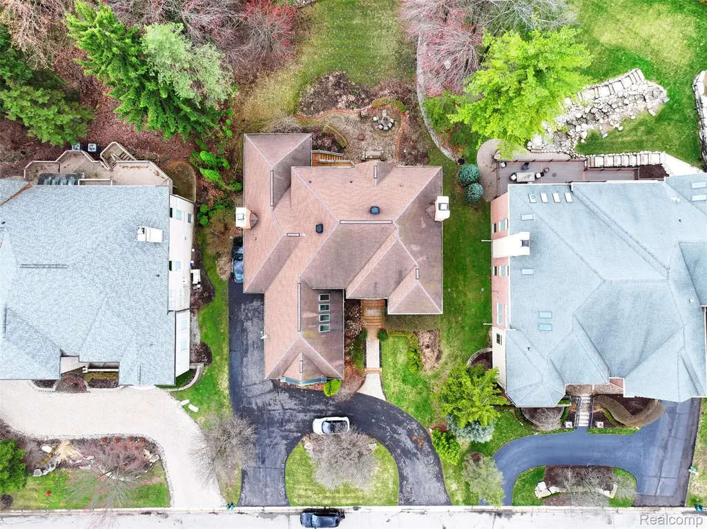 6620 Minnow Pond Drive West Bloomfield Charter Township MI 48322
