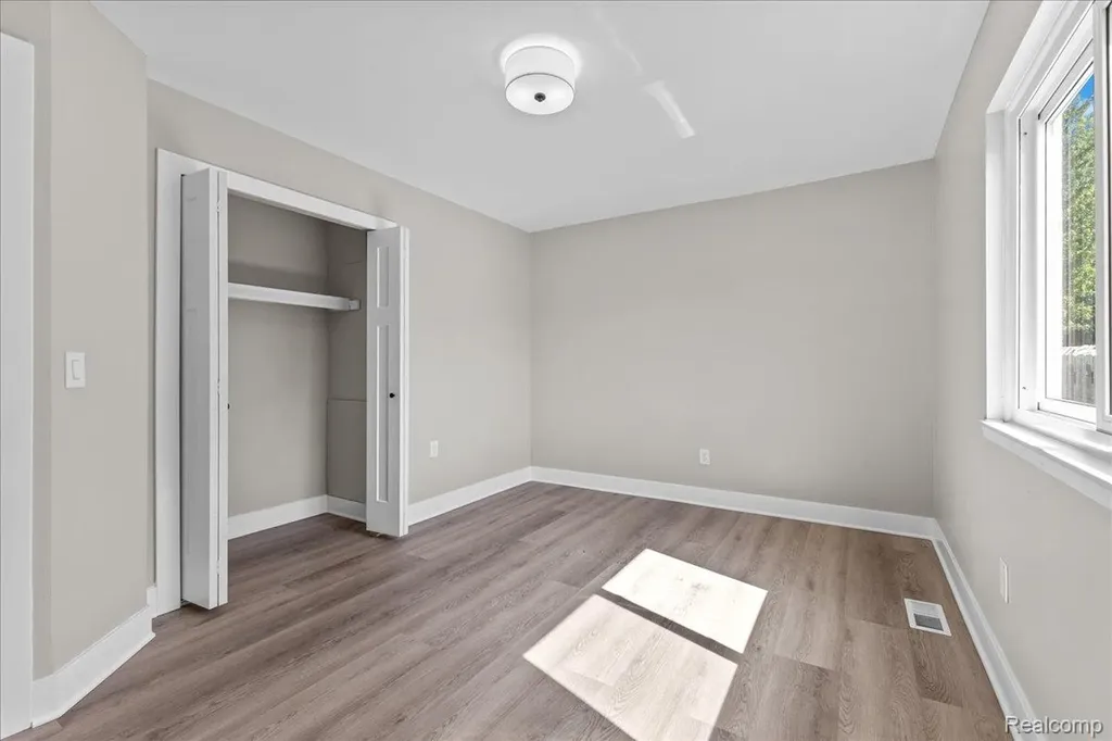 50192 Salisbury Chesterfield Township MI 48047