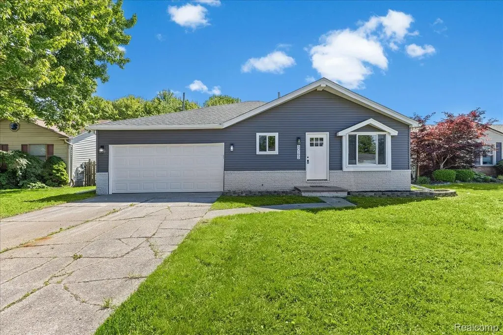 50192 Salisbury Chesterfield Township MI 48047