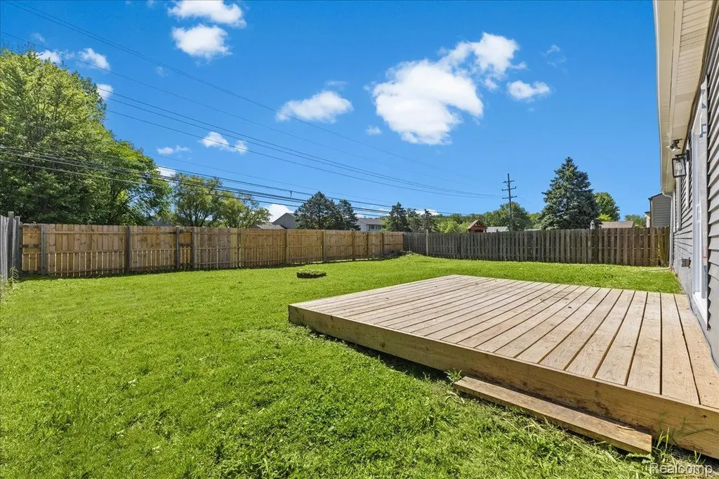 50192 Salisbury Chesterfield Township MI 48047
