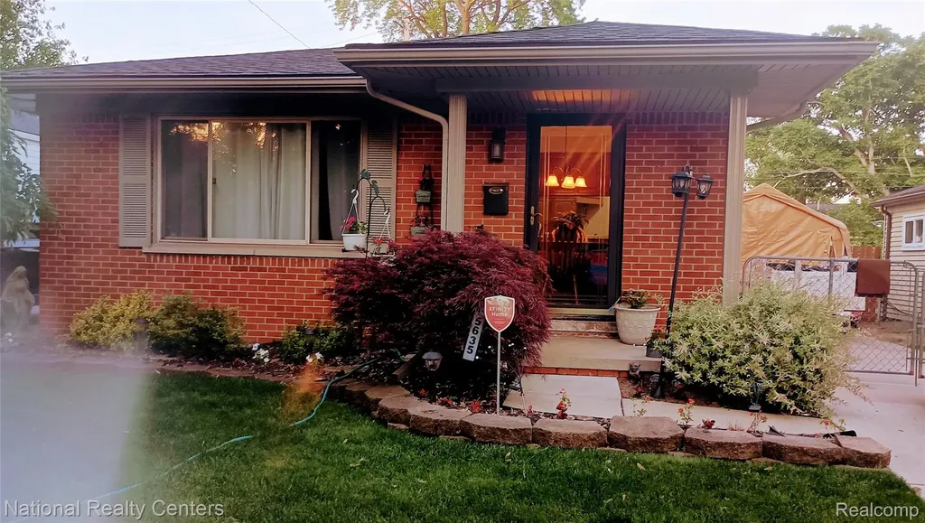 5635 Clippert Street Dearborn Heights City MI 48125