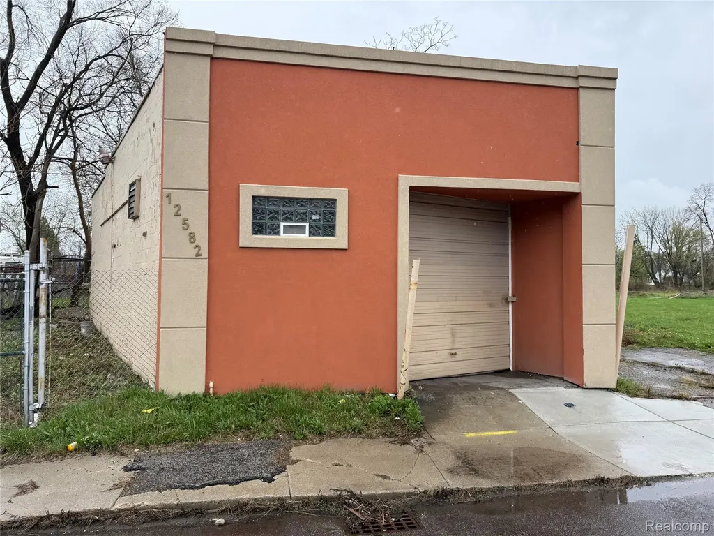 12582 E Mcnichols Road Detroit City MI 48205