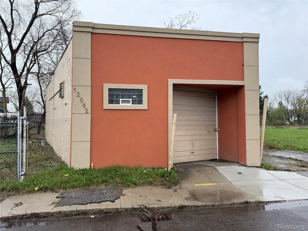 12582 E Mcnichols Road Detroit City MI 48205