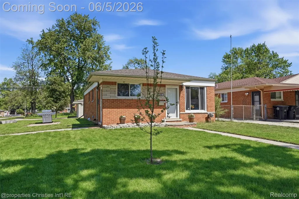 8982 Beatrice Street Livonia City MI 48150