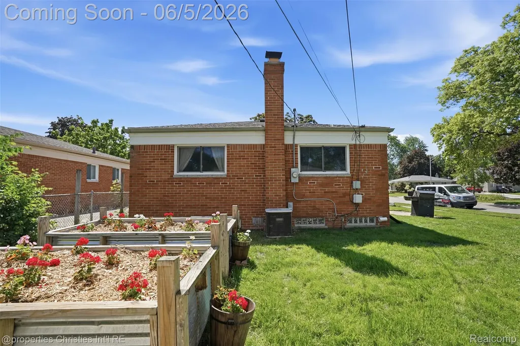 8982 Beatrice Street Livonia City MI 48150