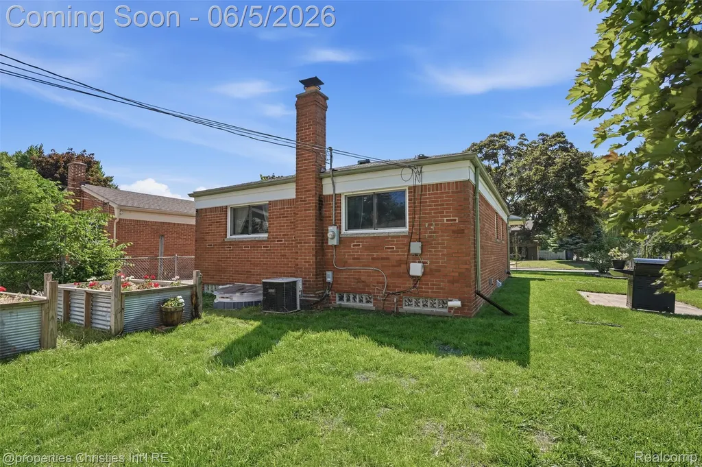 8982 Beatrice Street Livonia City MI 48150