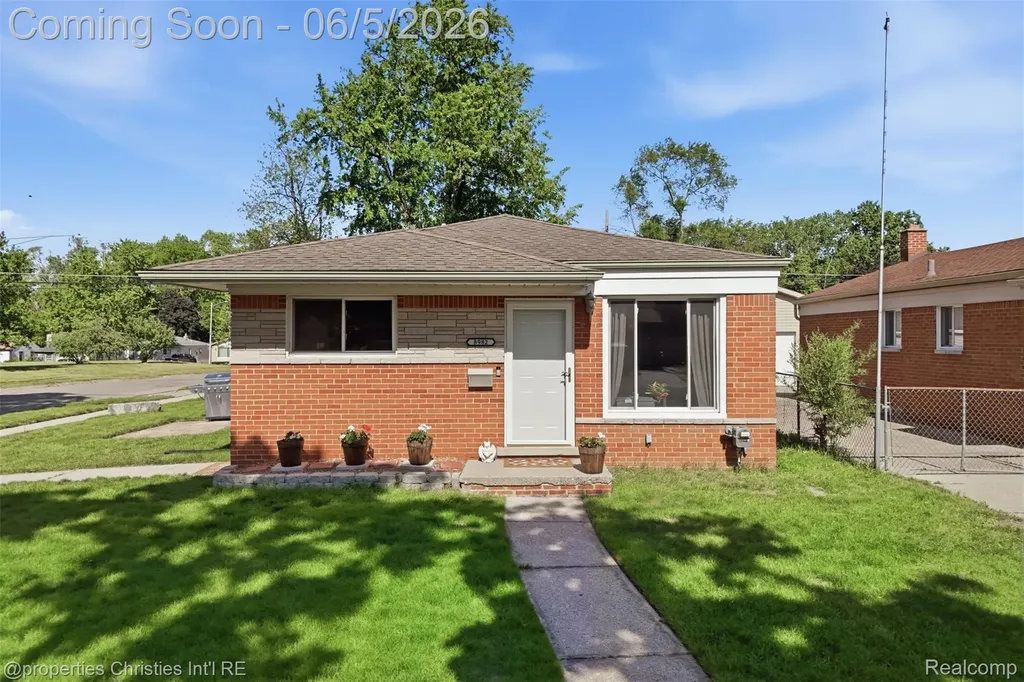 8982 Beatrice Street Livonia City MI 48150