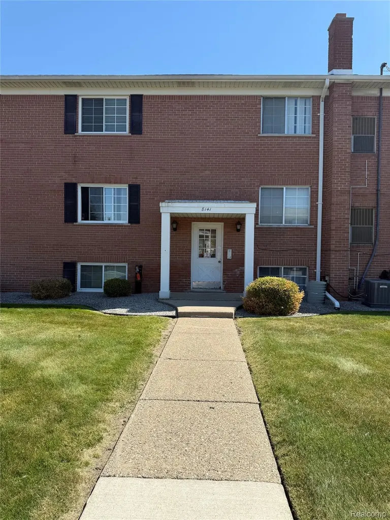 47630 Van Dyke Ave Denwood Sterling Heights City MI 48312