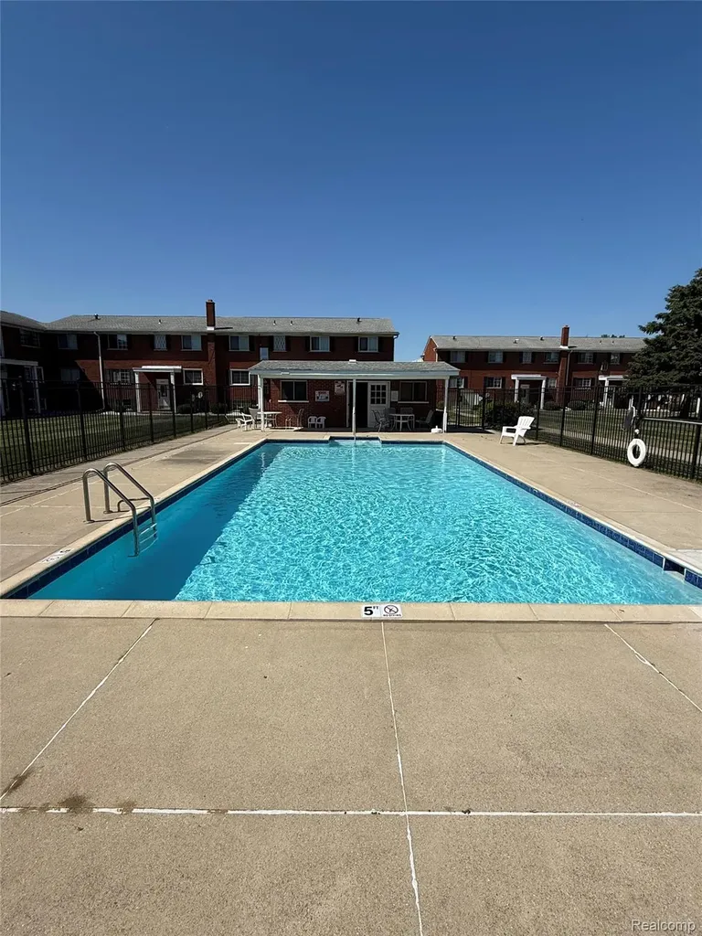 8141 Denwood Drive Sterling Heights City MI 48312