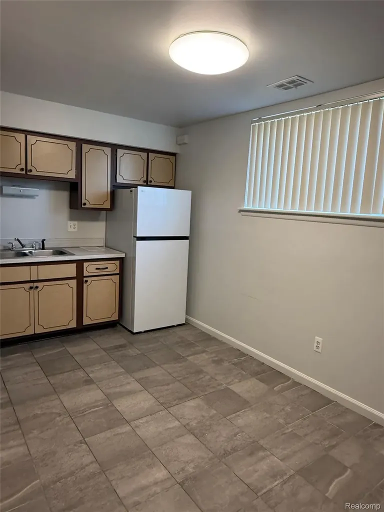 8141 Denwood Drive Sterling Heights City MI 48312