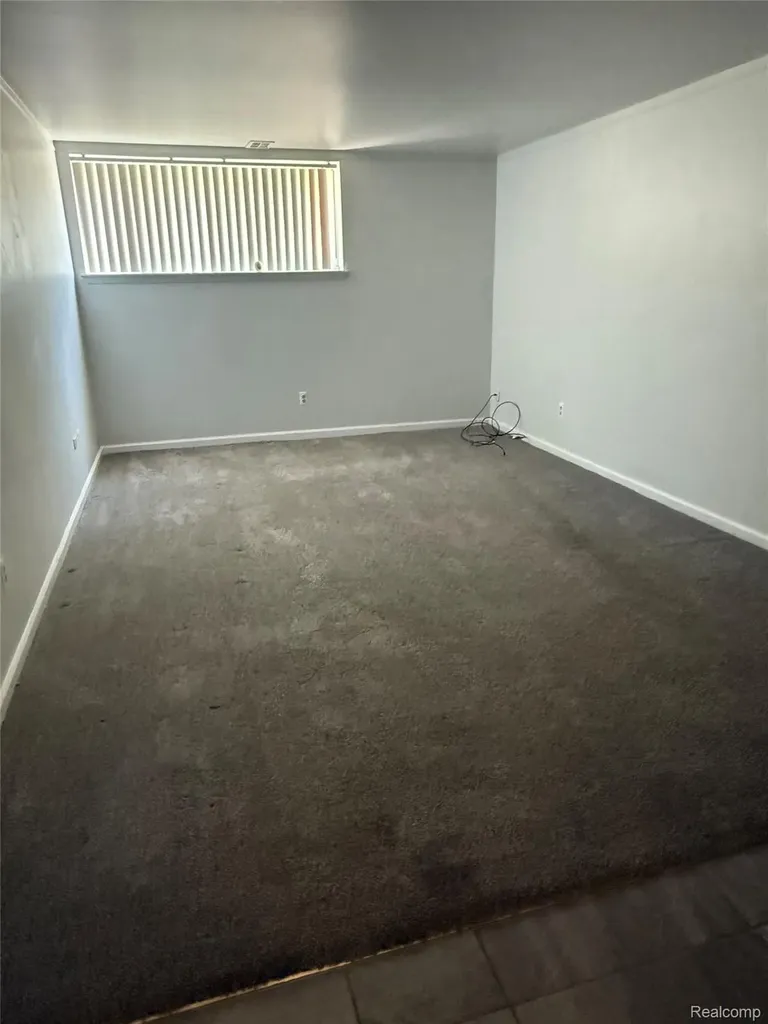 47630 Van Dyke Ave Denwood Sterling Heights City MI 48312