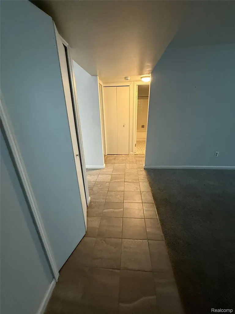 47630 Van Dyke Ave Denwood Sterling Heights City MI 48312
