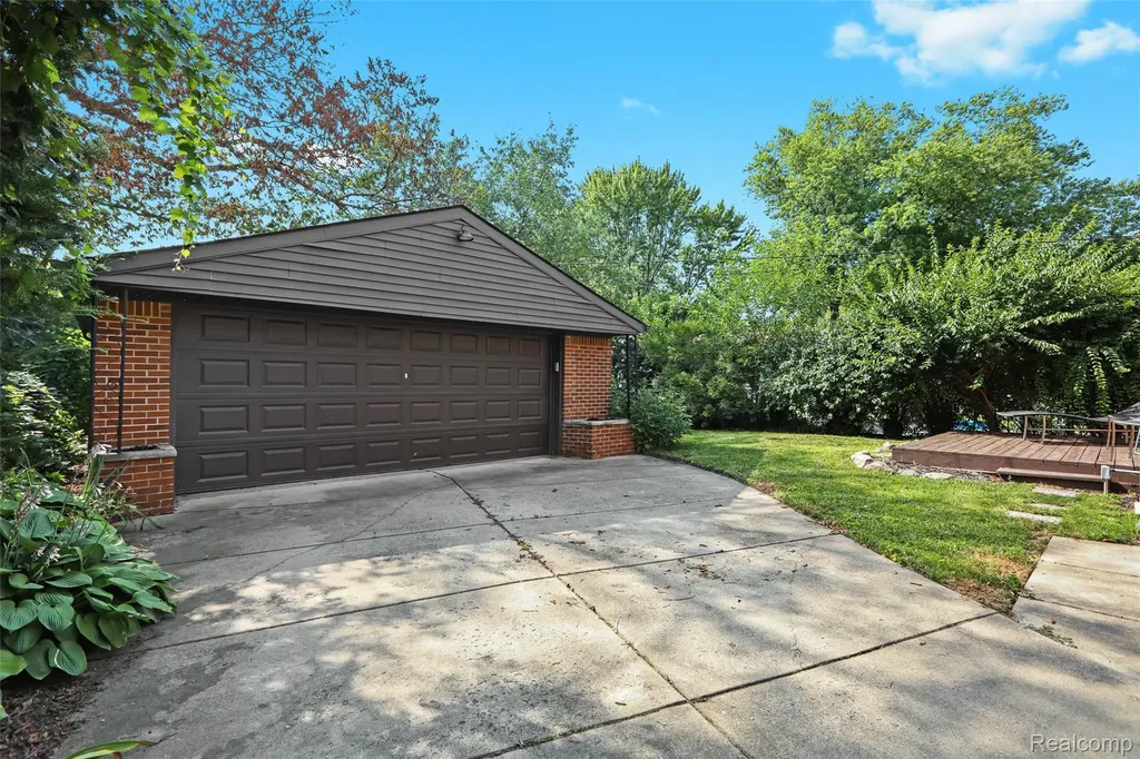 3117 Glenview Avenue Royal Oak City MI 48073