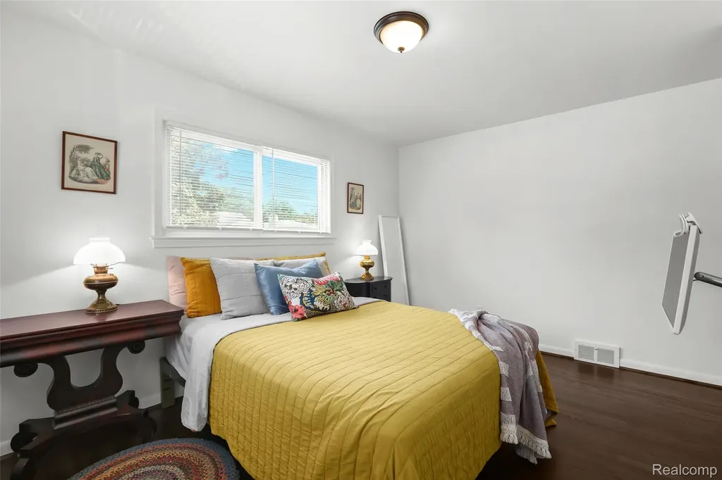 3117 Glenview Avenue Royal Oak City MI 48073