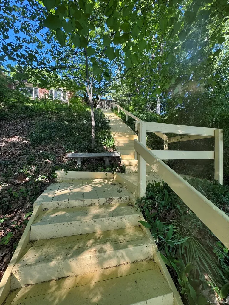 1448 Inwoods Circle Bloomfield Hills City MI 48302
