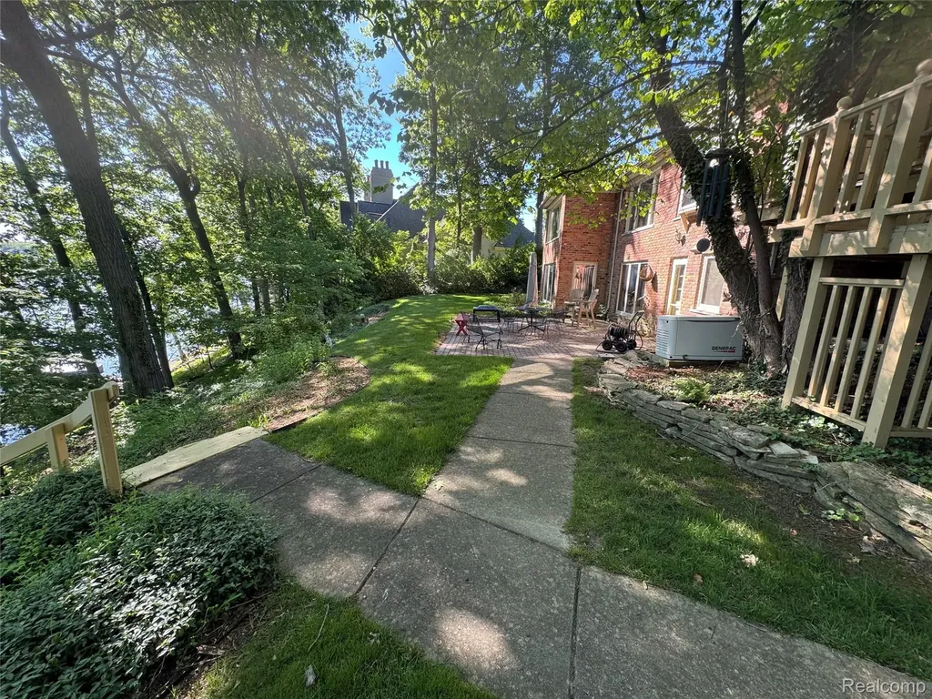 1448 Inwoods Circle Bloomfield Hills City MI 48302