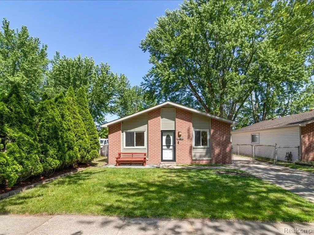 9255 Sylvia Street Taylor City MI 48180