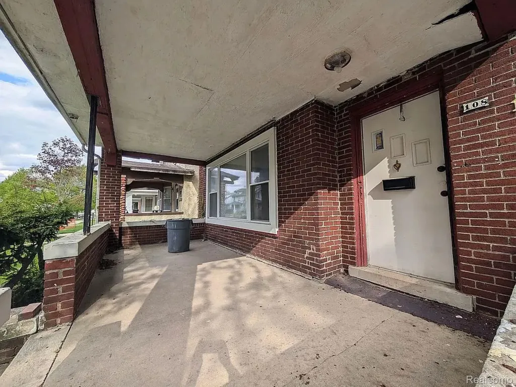 108 Massachusetts Street Highland Park City MI 48203