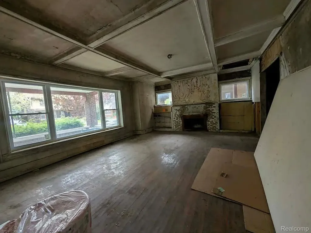 108 Massachusetts Street Highland Park City MI 48203