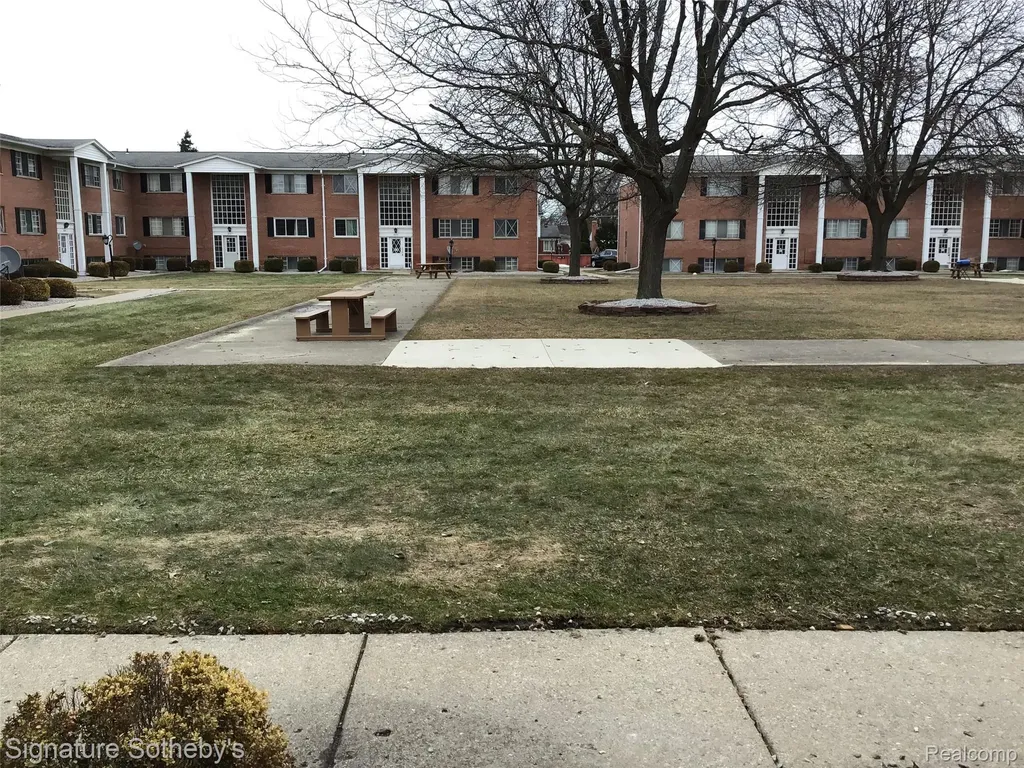 8171 Denwood Drive Sterling Heights City MI 48312