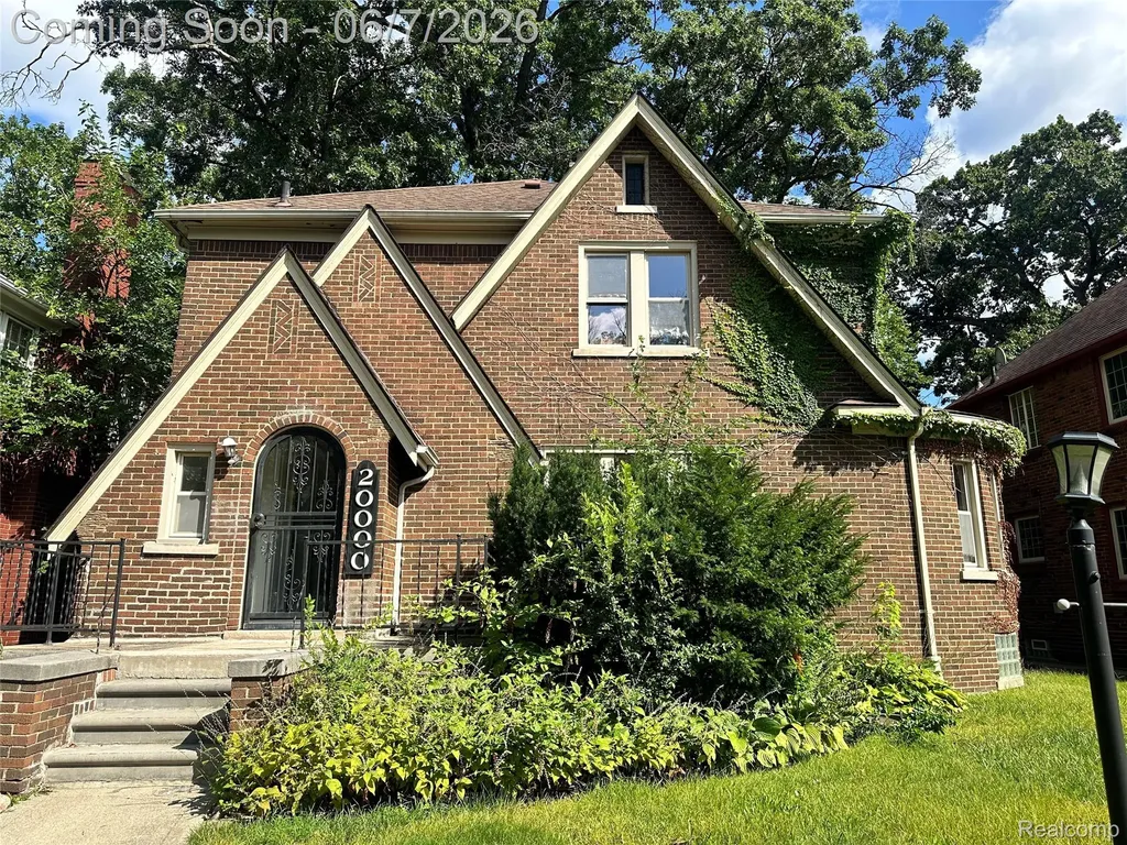 20000 Canterbury Road Detroit City MI 48221