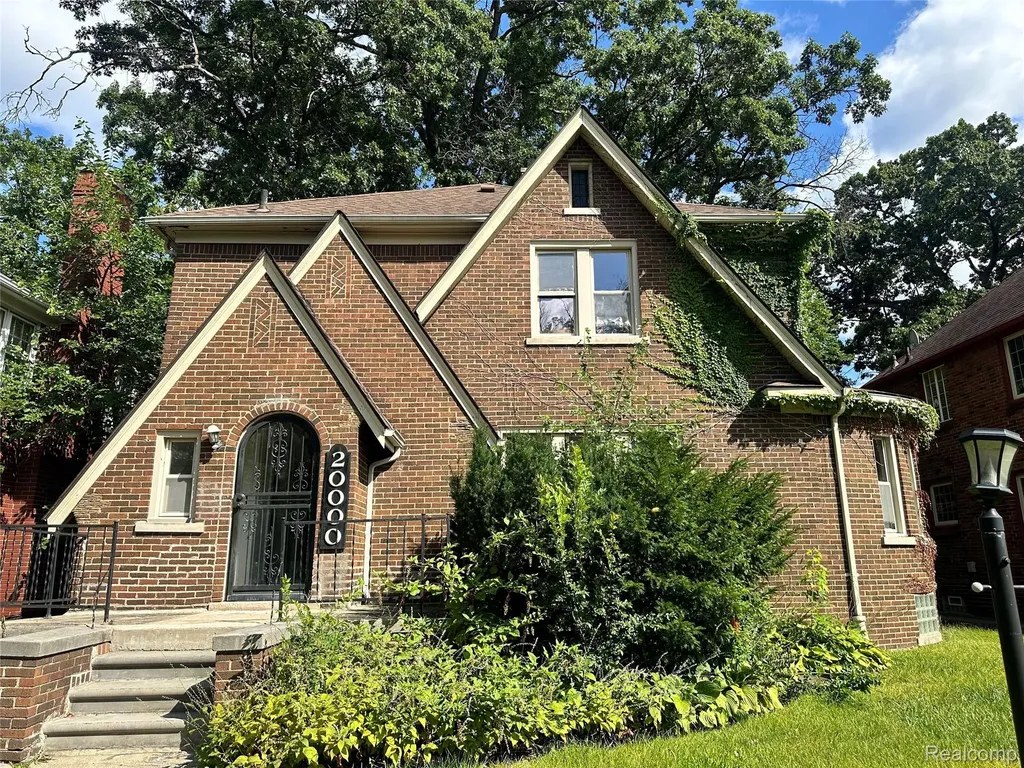 20000 Canterbury Road Detroit City MI 48221