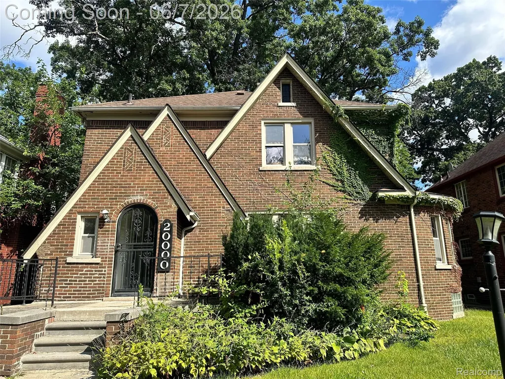 20000 Canterbury Road Detroit City MI 48221