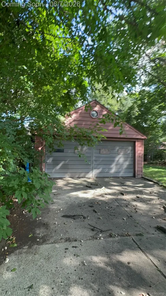 20000 Canterbury Road Detroit City MI 48221